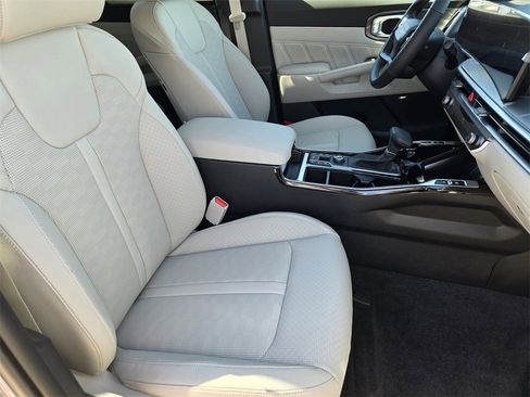 New 2026 Kia Sorento SX image 10