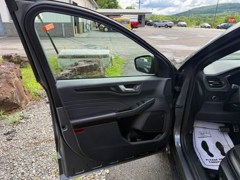 Used 2023 Ford Escape ST-Line w/ Tech Pack #1 AWD/4WD image 10
