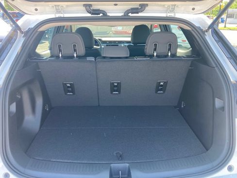 Used 2027 Chevrolet Bolt LT w/ Comfort Package FWD image 26
