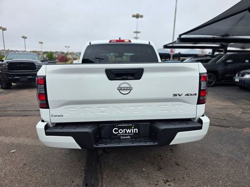 Used 2022 Nissan Frontier SV image 8