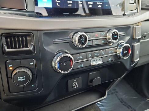 Used 2025 Ford F150 XLT w/ Equipment Group 301A Standard image 22