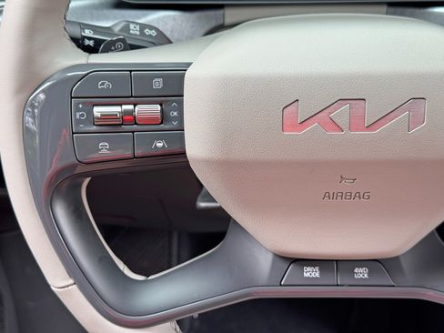 Used 2025 Kia EV9 Wind AWD/4WD image 21