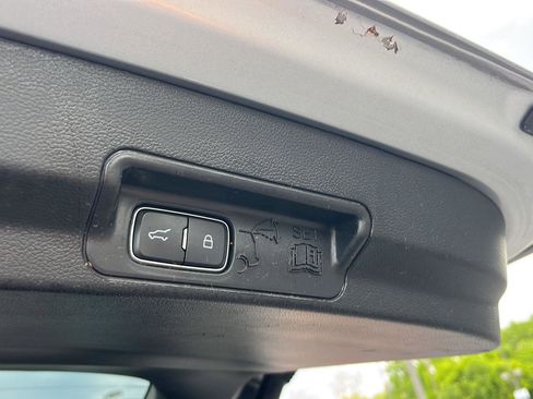 Used 2021 Ford Explorer XLT w/ Equipment Group 202A AWD/4WD image 26