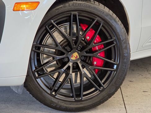 Certified 2022 Porsche Macan GTS AWD/4WD image 25