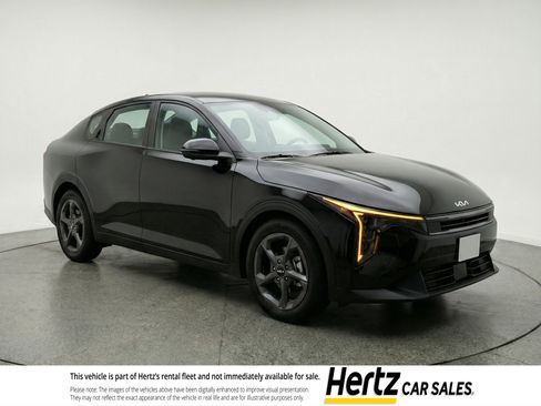 Used 2025 Kia K4 LXS image 1