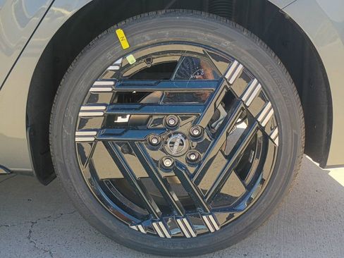 New 2026 Nissan Sentra SR w/ Floor Mat Package image 28