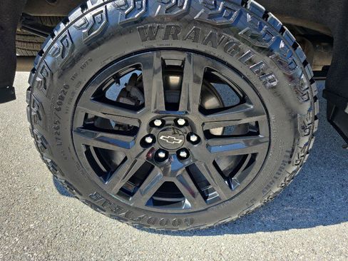Used 2021 Chevrolet Silverado 1500 LT Trail Boss w/ Convenience Package II AWD/4WD image 17