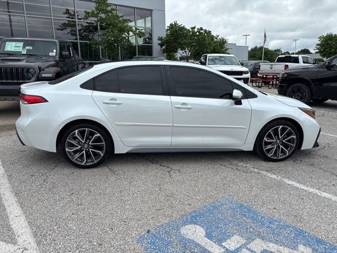 Used 2022 Toyota Corolla SE w/ Carpet Mat Package (TMS) FWD image 30