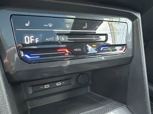 Certified 2022 Volkswagen Tiguan SE image 28