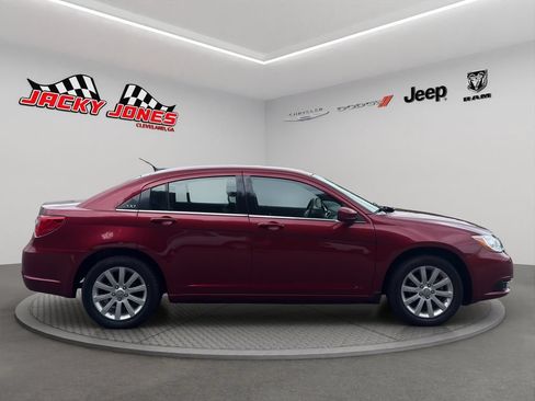 Used 2013 Chrysler 200 Touring FWD image 10