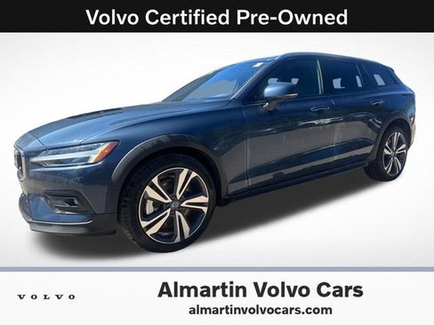 Certified 2025 Volvo V60 B5 Cross Country Plus AWD/4WD image 1
