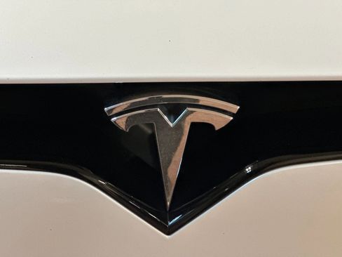 Used 2024 Tesla Model X AWD/4WD image 25