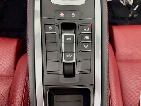 Used 2024 Porsche 718 Boxster RWD image 24