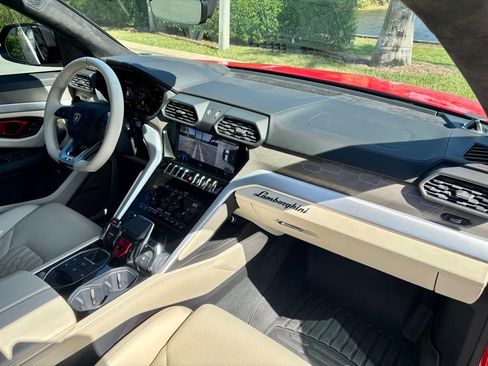 Used 2024 Lamborghini Urus S image 24