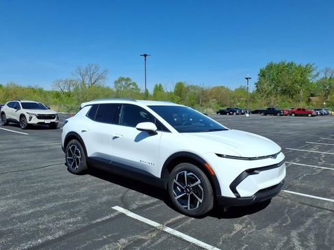 New 2026 Chevrolet Equinox EV LT AWD/4WD image 1