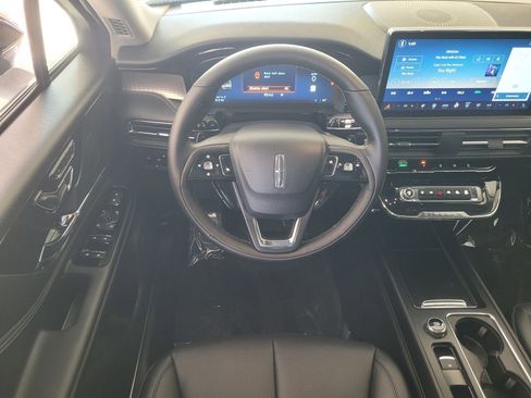 New 2025 Lincoln Corsair AWD w/ Equipment Group 101A image 8