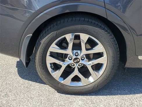 Used 2019 Kia Sorento SX image 5