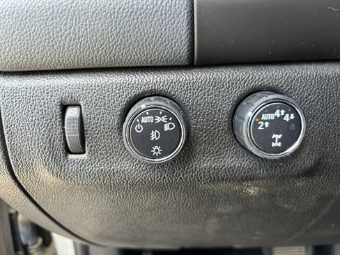Used 2018 Chevrolet Colorado Z71 AWD/4WD image 17