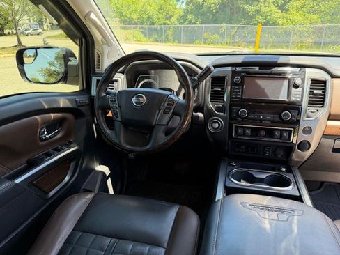 Used 2017 Nissan Titan Platinum Reserve RWD image 12