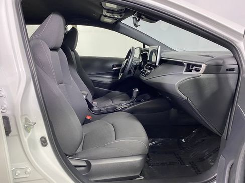 Used 2025 Toyota Corolla SE FWD image 8