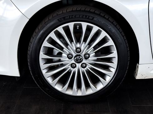 Used 2016 Toyota Avalon Limited w/ Toyota Safety Sense Package image 20