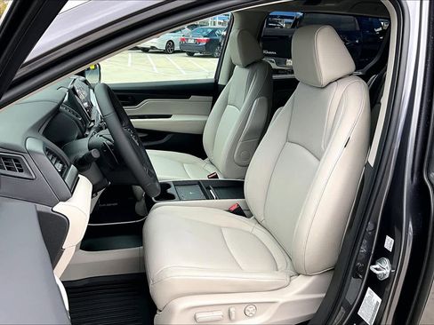 New 2026 Honda Odyssey EX-L image 9