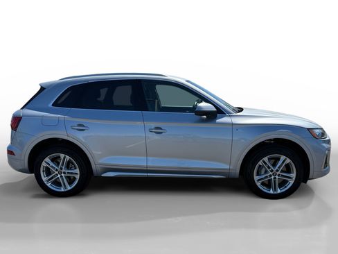 Used 2023 Audi Q5 e Premium w/ Convenience Package AWD/4WD image 6