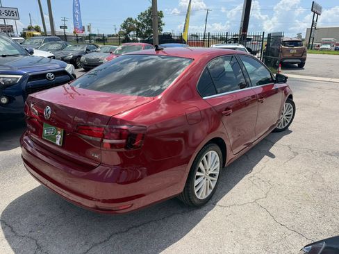 Used 2016 Volkswagen Jetta SEL FWD image 4