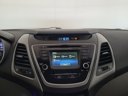 Used 2016 Hyundai Elantra Limited FWD image 25