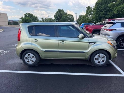 Used 2013 Kia Soul FWD image 10