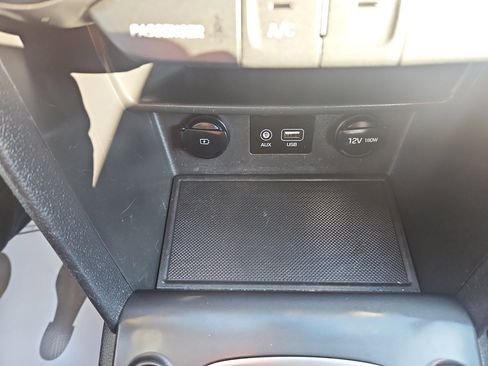 Used 2019 Hyundai Kona SE image 32