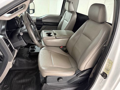 Used 2018 Ford F550 4x4 Regular Cab Super Duty image 42