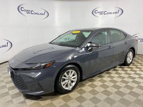 Used 2025 Toyota Camry LE FWD image 3