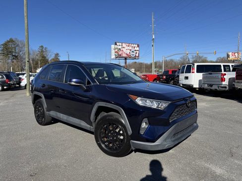Used 2021 Toyota RAV4 XLE image 2