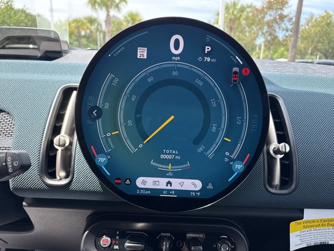 Used 2025 MINI Cooper Countryman S w/ Comfort Package Max image 13