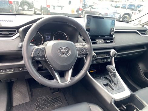 Used 2022 Toyota RAV4 XLE Premium FWD image 6