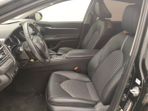 Used 2022 Toyota Camry SE FWD image 17