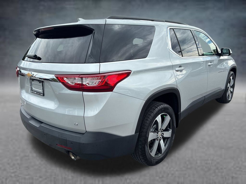 Used 2020 Chevrolet Traverse LT w/ LT Premium Package AWD/4WD image 5