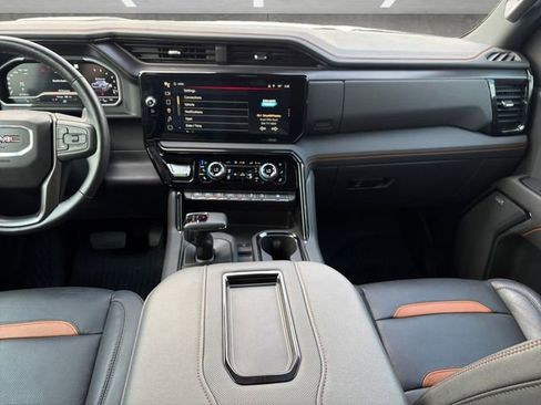 Used 2022 GMC Sierra 1500 AT4 w/ AT4 Premium Package image 3