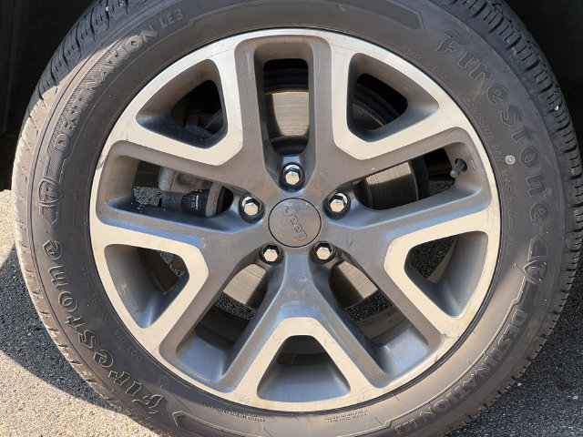 Used 2017 Jeep Renegade Latitude w/ Cold Weather Group AWD/4WD image 9