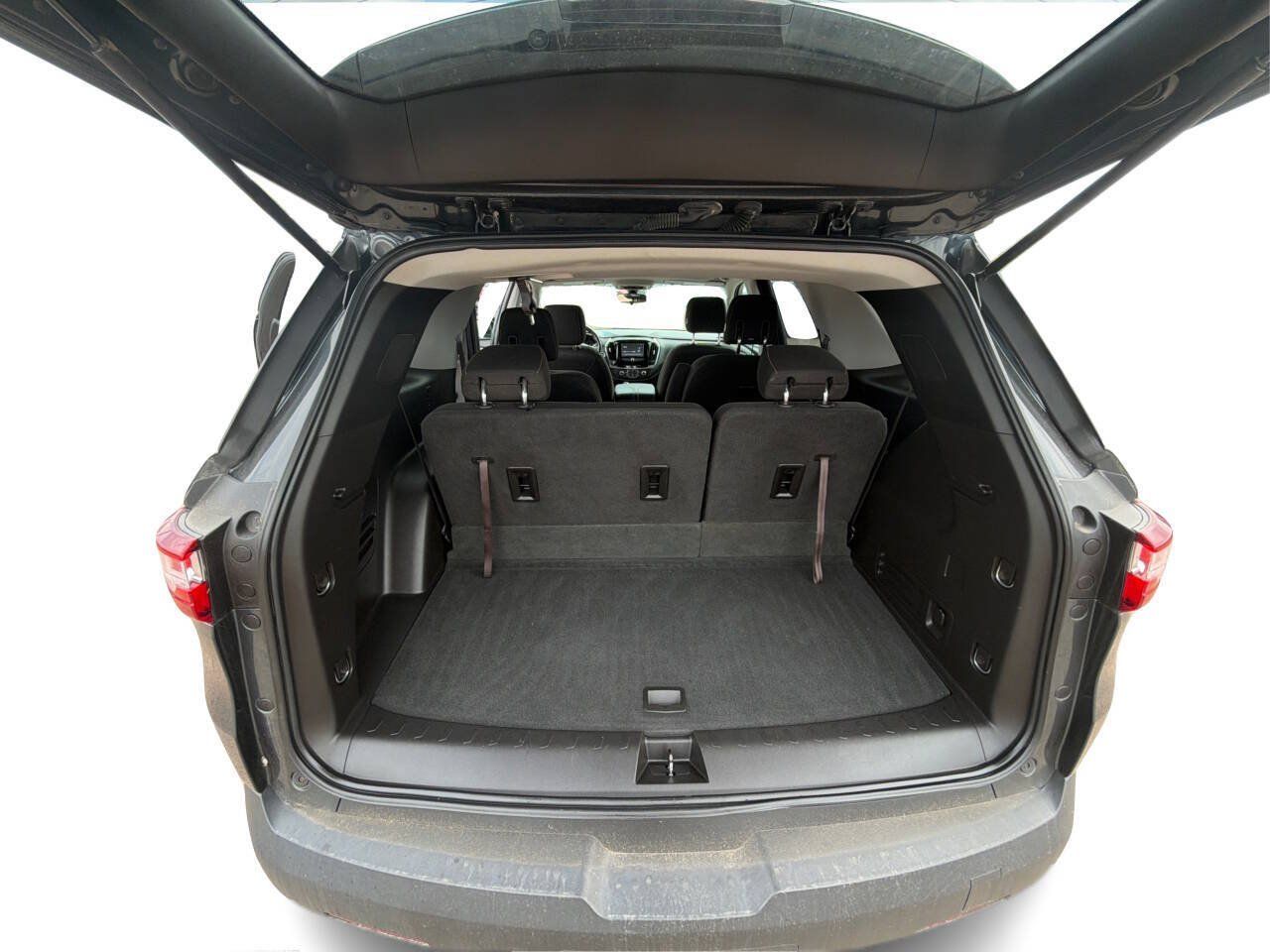 Used 2018 Chevrolet Traverse LT w/ LPO, 'HIT The Road' Package FWD image 11