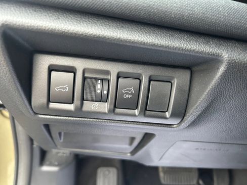 Used 2024 Subaru Outback Premium image 39