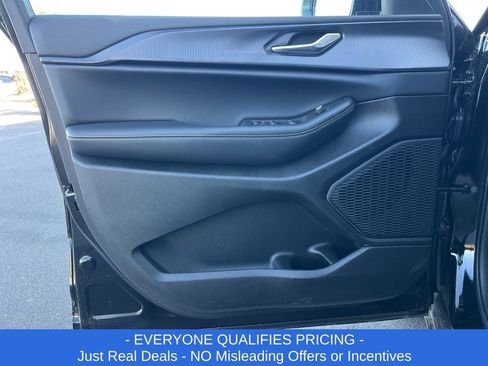 New 2025 Jeep Grand Cherokee L Altitude image 5