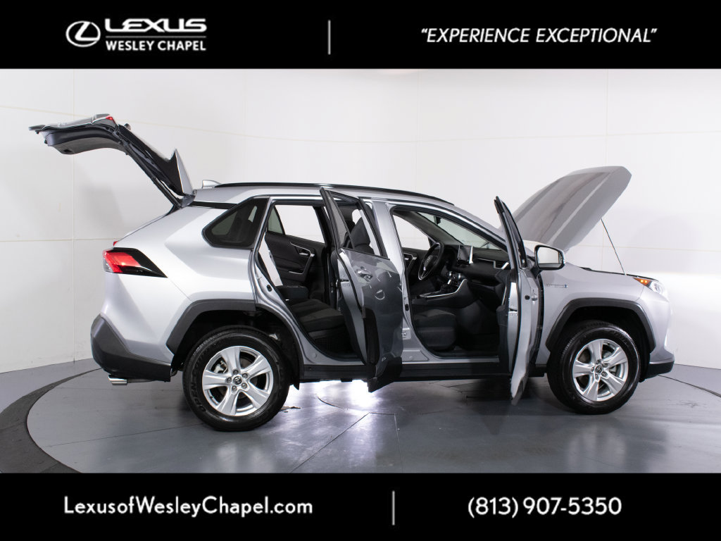 Used 2021 Toyota RAV4 XLE w/ Convenience Package AWD/4WD image 11