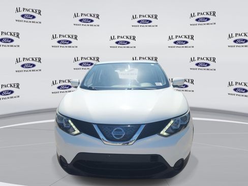 Used 2018 Nissan Rogue Sport S FWD image 8