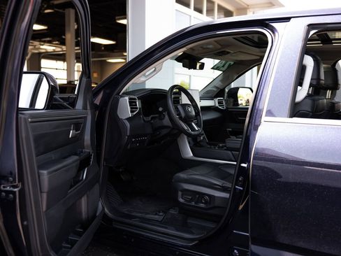 Used 2024 Toyota Tundra Limited AWD/4WD image 31