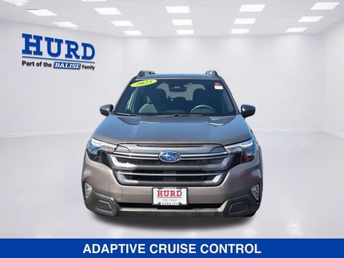 Used 2025 Subaru Forester Premium AWD/4WD image 8