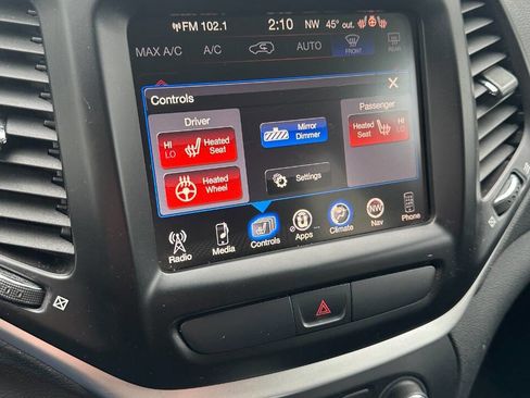 Used 2016 Jeep Cherokee Trailhawk w/ Comfort/Convenience Group AWD/4WD image 24
