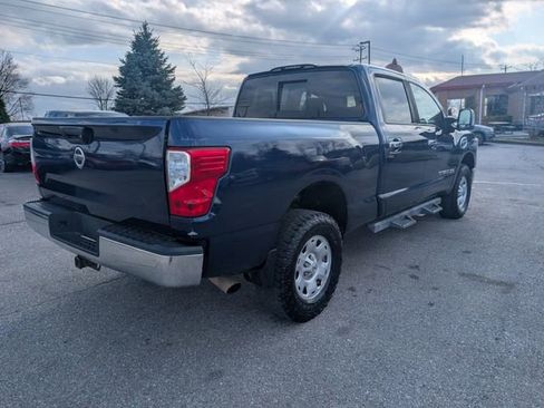 Used 2017 Nissan Titan SV image 6