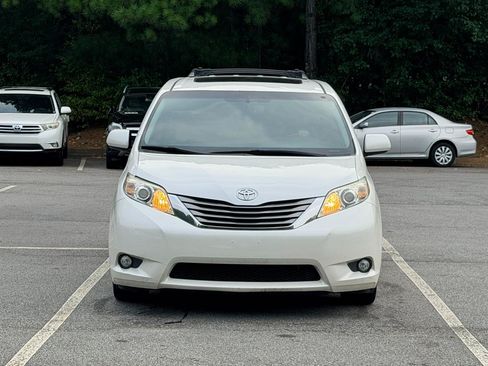 Used 2015 Toyota Sienna XLE w/ XLE Navigation Package AWD/4WD image 3